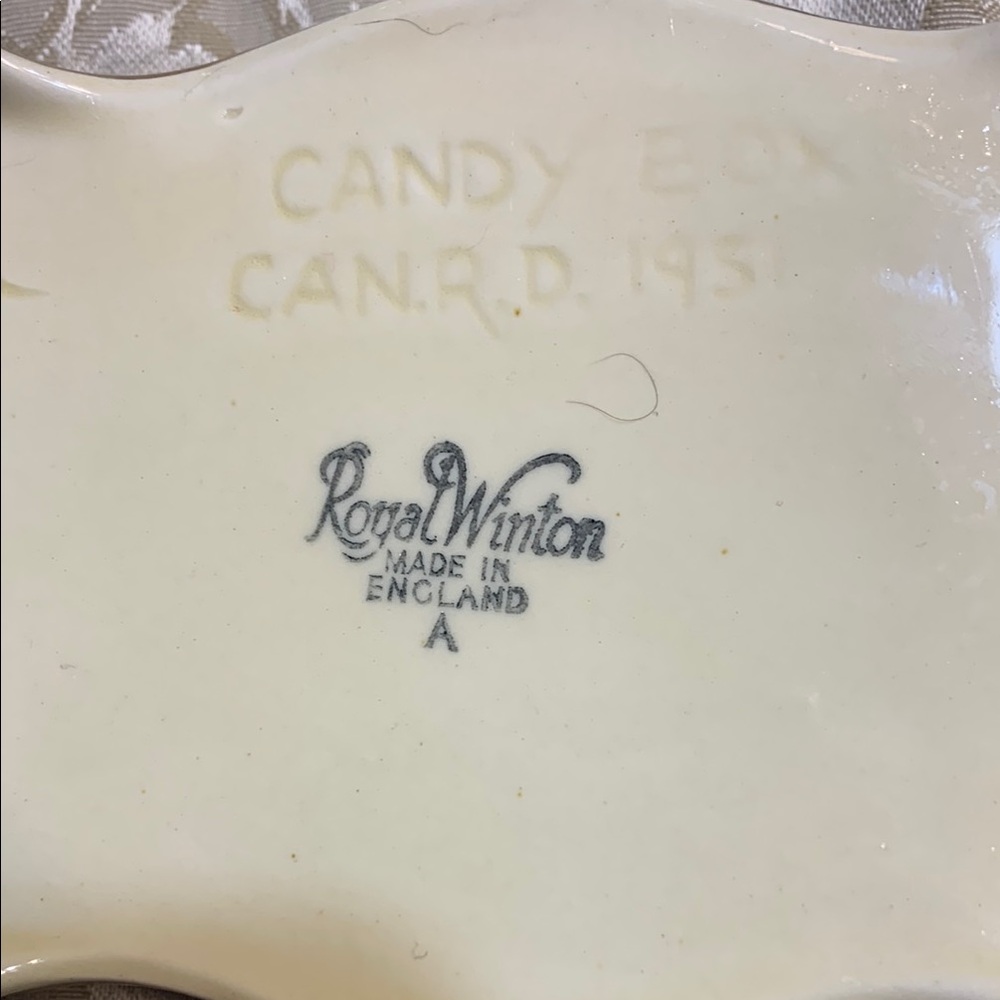 Vintage 1951 Royal Winton Cream Candy Box beautiful box in great shape